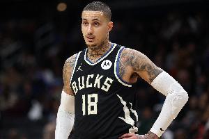 提前铺路！库兹马：NBA赛季期间每天下午会在办公室学4个小时投资配图
