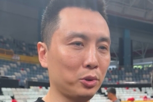 卢伟:弗格为球队付出很多 希望两队国手们健康完赛配图