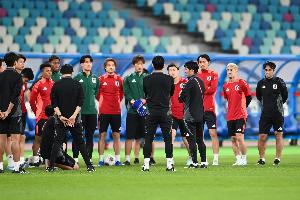 共同社：日本队今日启程飞往蒙特雷，镰田大地出发前与球队会合配图