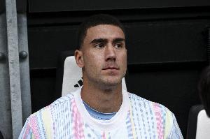 米体:DV9续约谈判破裂,球员索要800万欧年薪+高额佣金和签字费配图