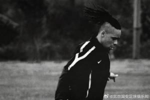 国安官方:沉痛获悉前球员马努因车祸不幸离世,向其家人致以哀悼配图