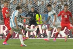绝杀?!第112分钟,阿尔瓦雷斯兜射死角破门!阿根廷2-1领先瑞士配图